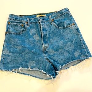 Levi's Premium Ribcage Shorts